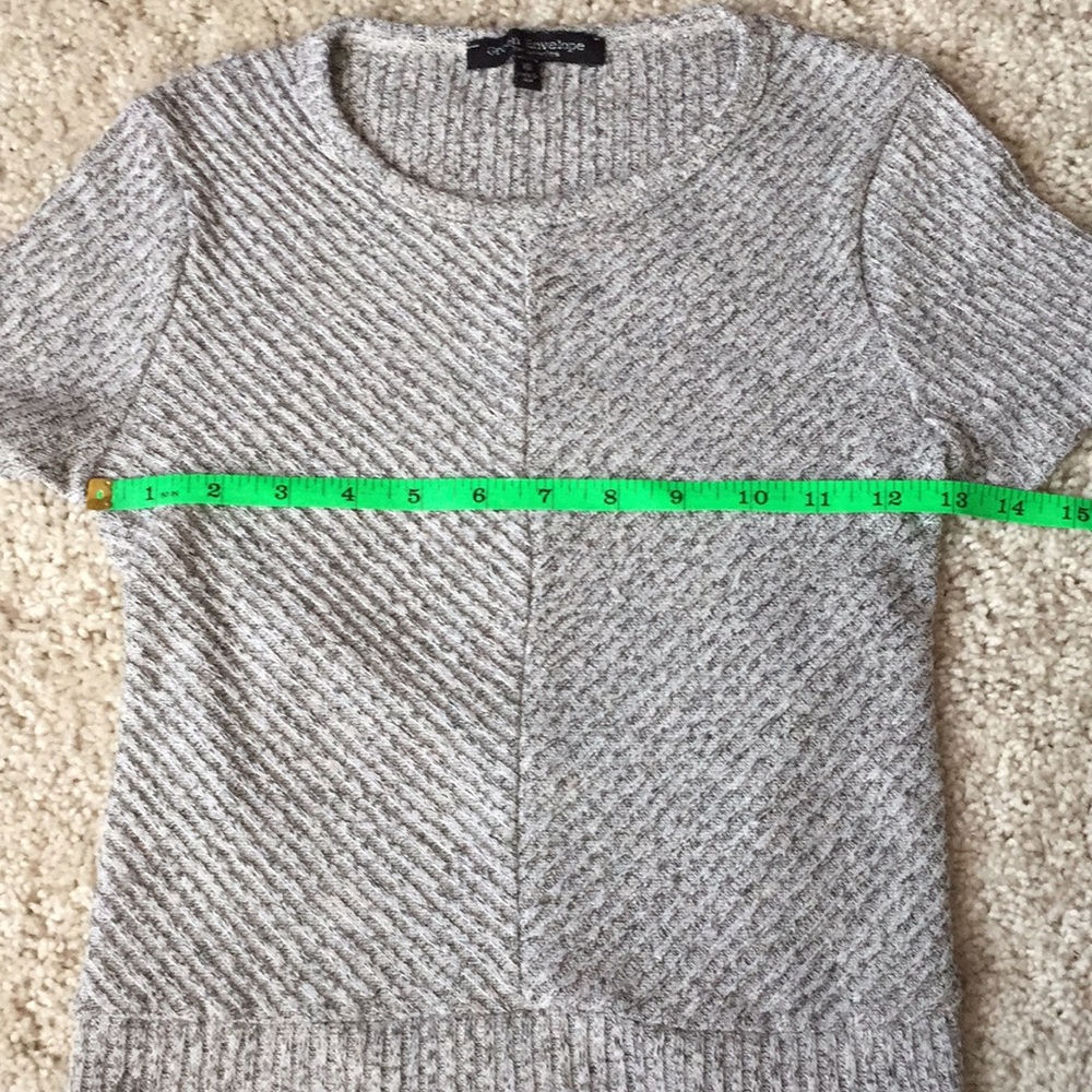 Green Envelope | Open-Back Top - Picture 2 of 9